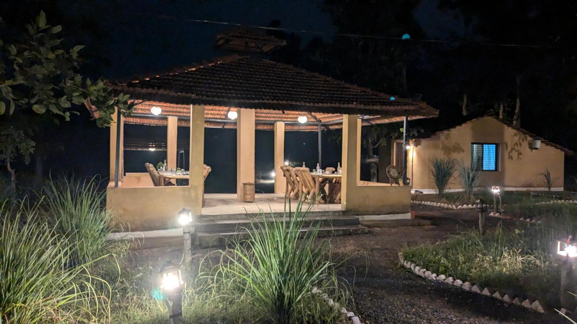 Athulyam Kanha, Kanha National Park, Mukki Gate Khāpa Exterior photo