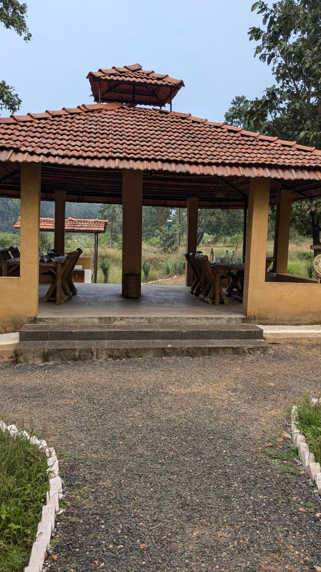 Athulyam Kanha, Kanha National Park, Mukki Gate Khāpa Exterior photo