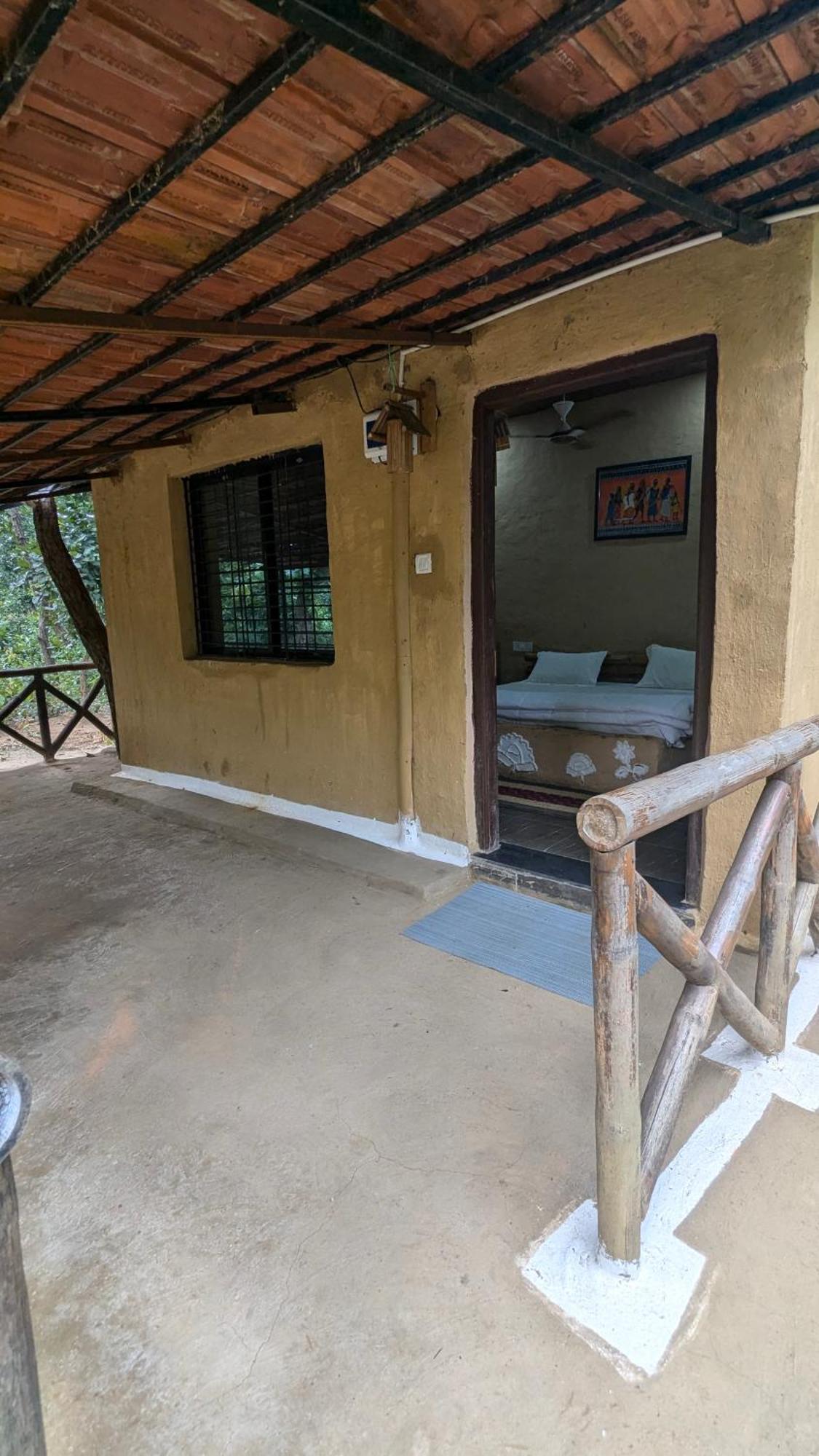Athulyam Kanha, Kanha National Park, Mukki Gate Khāpa Exterior photo