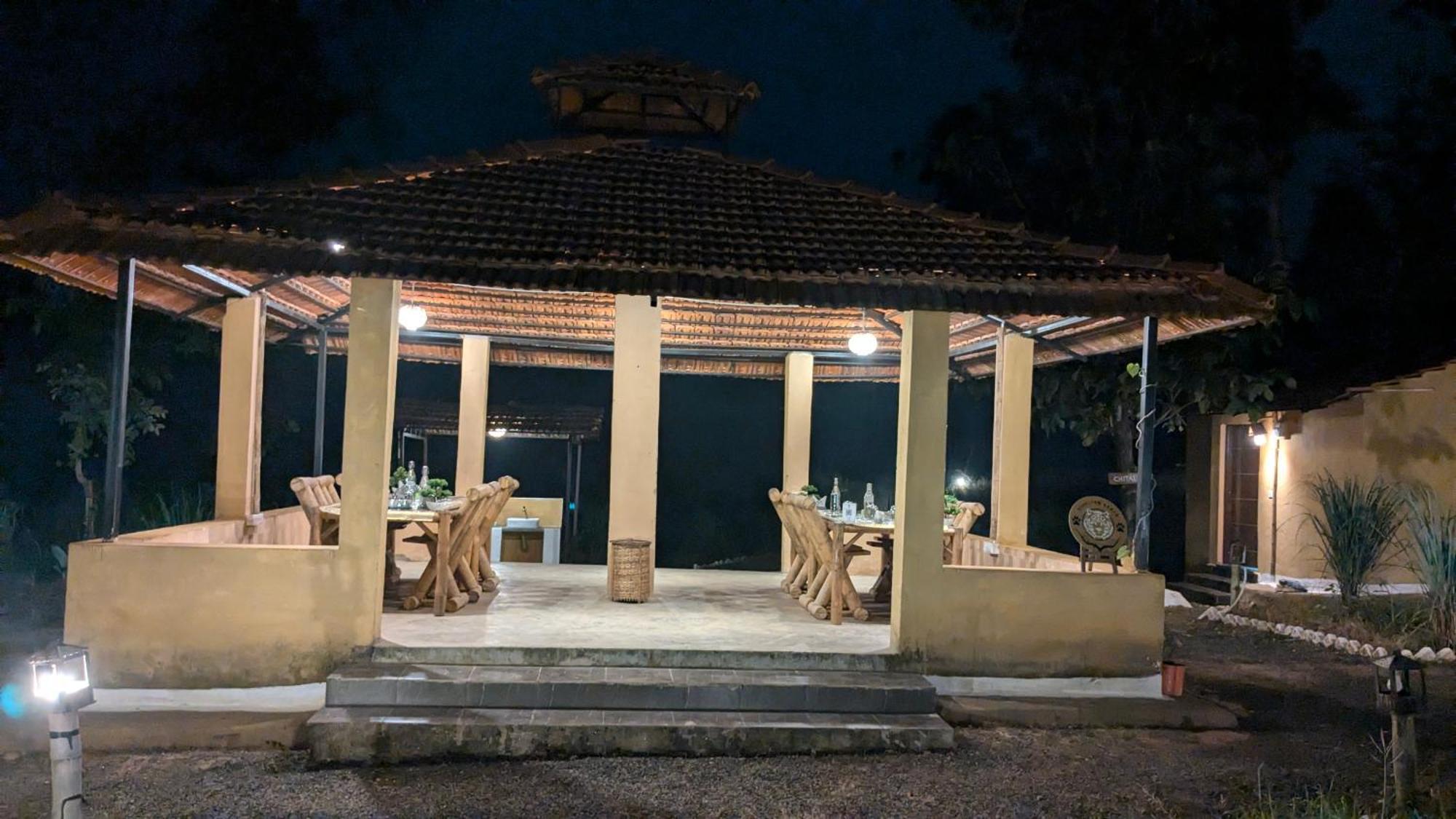 Athulyam Kanha, Kanha National Park, Mukki Gate Khāpa Exterior photo