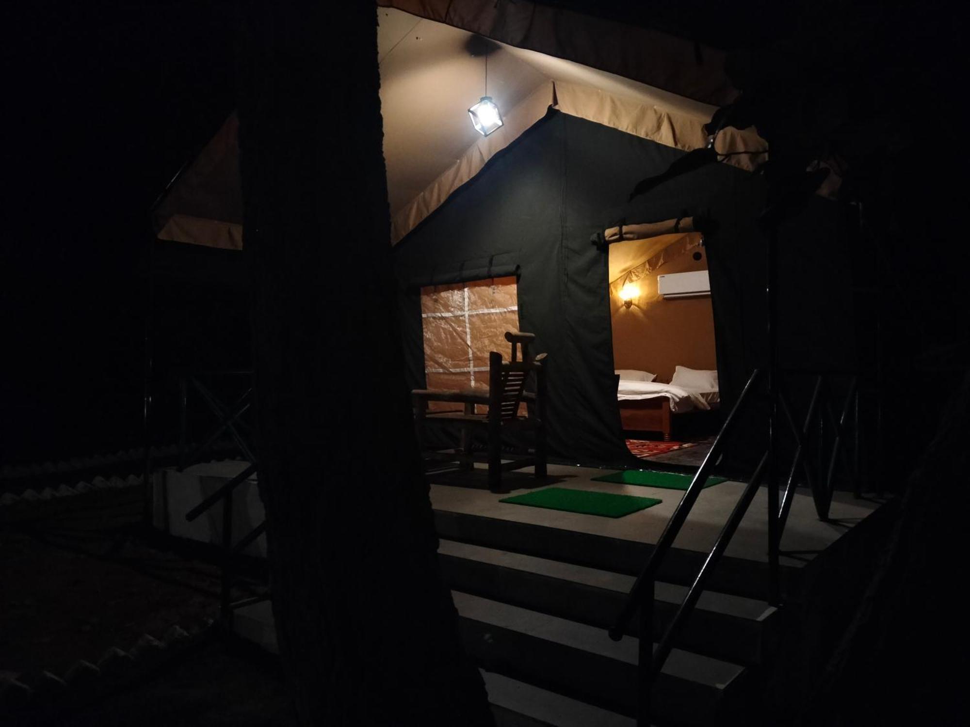 Athulyam Kanha, Kanha National Park, Mukki Gate Khāpa Exterior photo