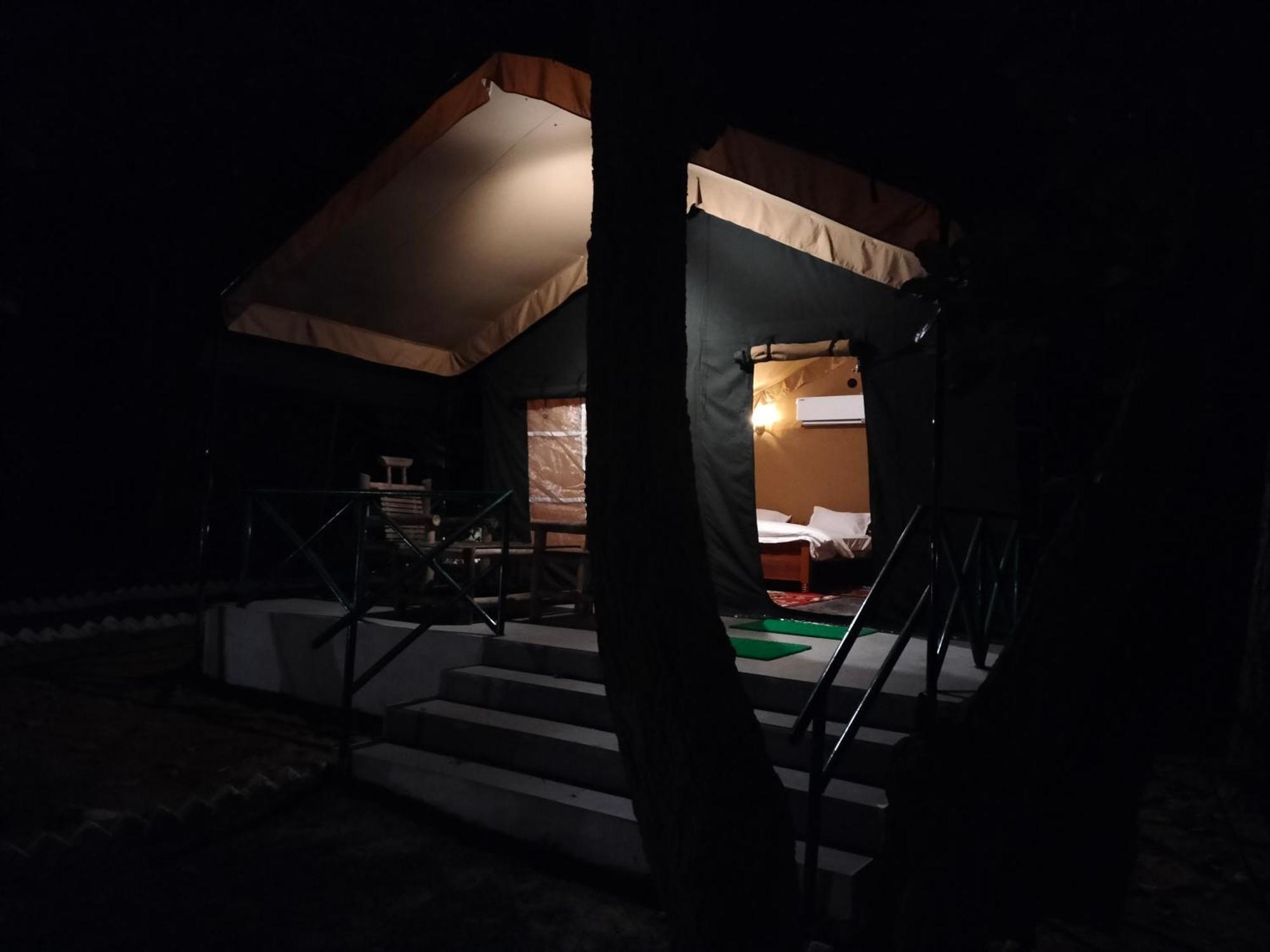 Athulyam Kanha, Kanha National Park, Mukki Gate Khāpa Exterior photo